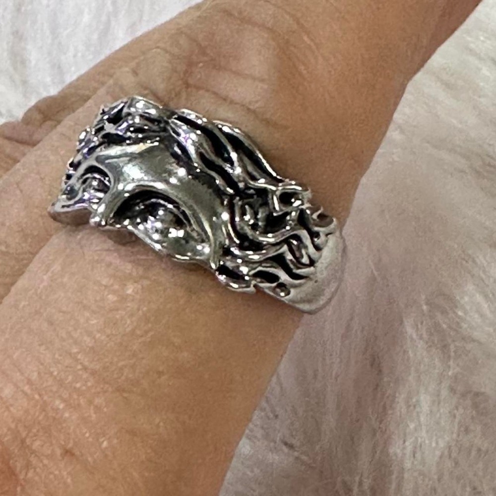 Abstract Sculpted Face Mask Silver Tone Wide Band Ring inner diameter 16.77mm